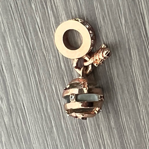 Rose gold Honey bee 🐝 charm only, Fits Pandora bracelets - Picture 4 of 6